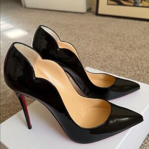 Christian Louboutin Hot Chick 100 Patent Leather Pump Black Size 38.5